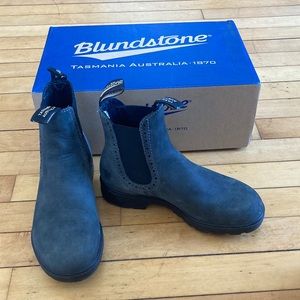 Bluntstone boots, high rise, elastic sided, size 6, rustic black